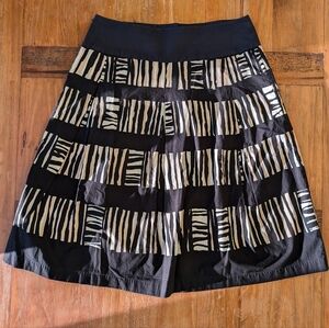 Talbot's Skirt Women's Pleated Flared Black and Tan Striped Size 6
